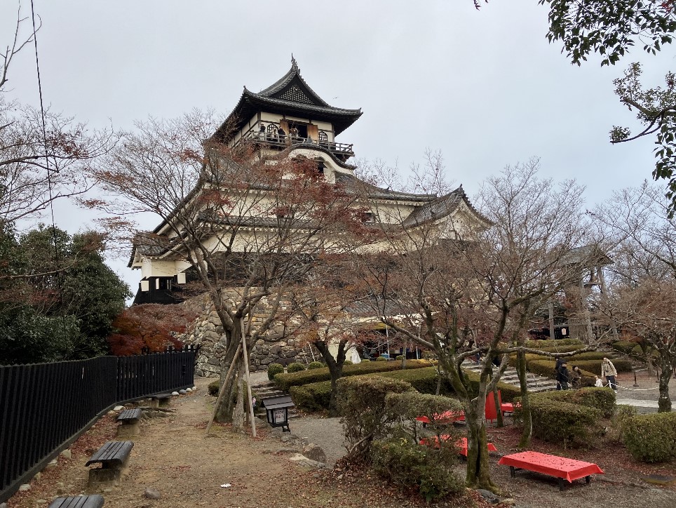 国宝犬山城(側面)