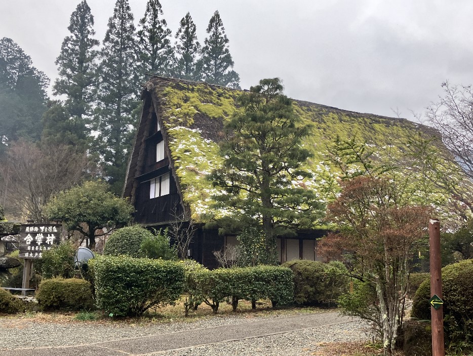 合掌村：合唱造りの建物１