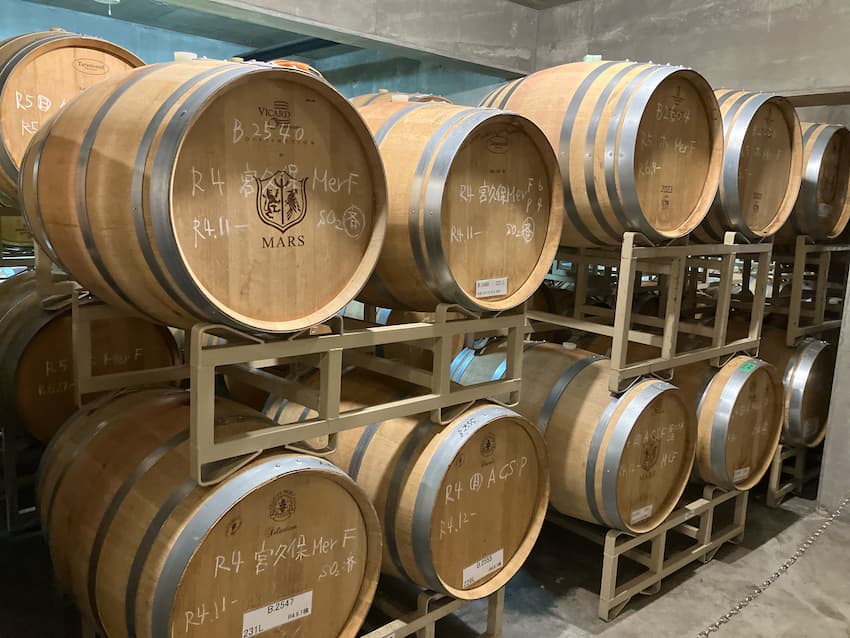 マルス山梨ワイナリー本坊酒造工場現役ワイン壺