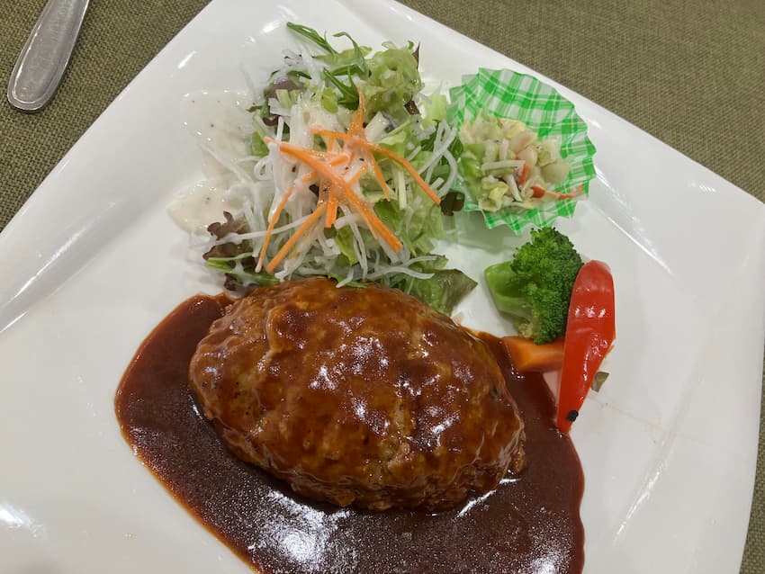 ソラティオデミグラスハンバーグ