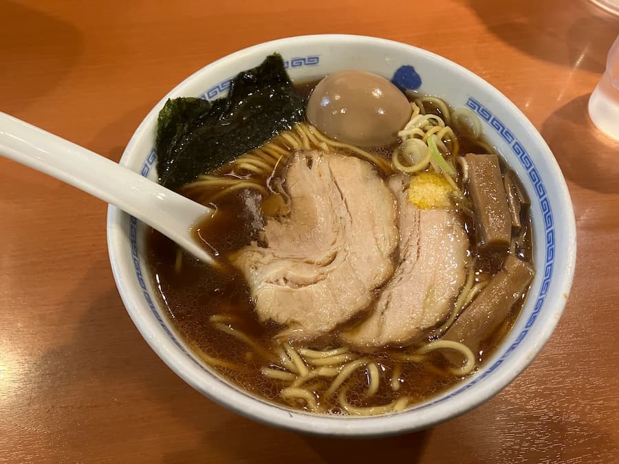 たけちゃんにぼしらーめん：しょうゆらぁ麺