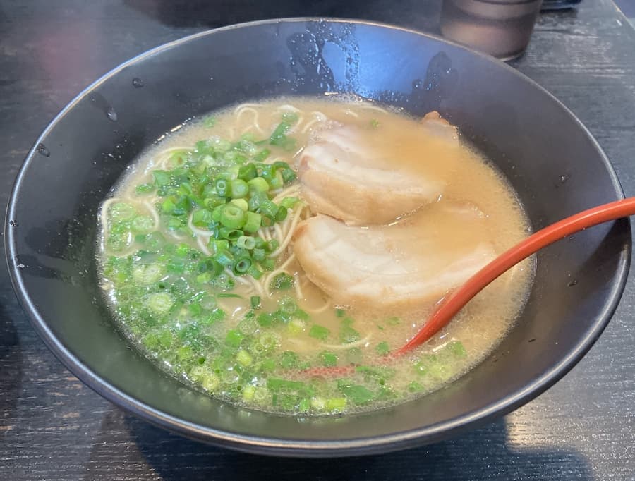 博多糟屋らーめん あかつき：らーめん