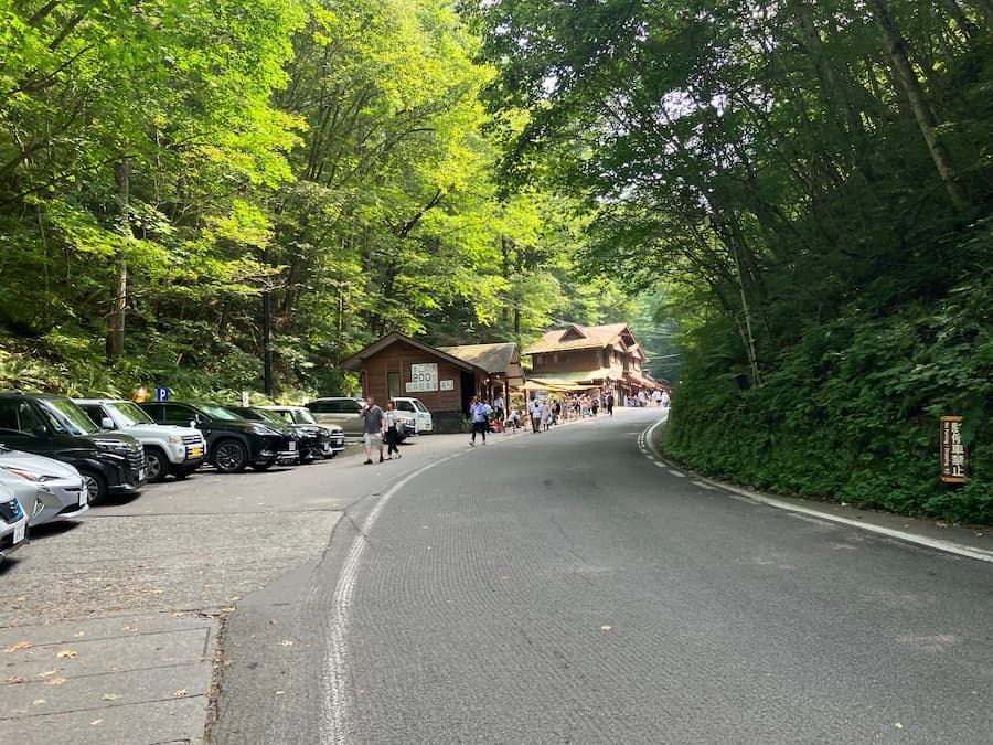 白糸の滝：駐車場