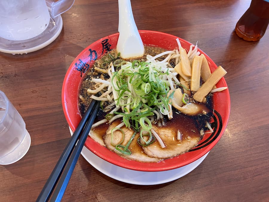 魁力屋：京都漆黒醤油ラーメン