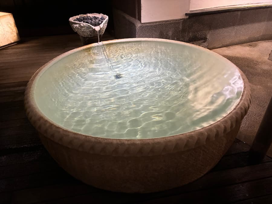湯河原大野屋旅館：陶器風呂