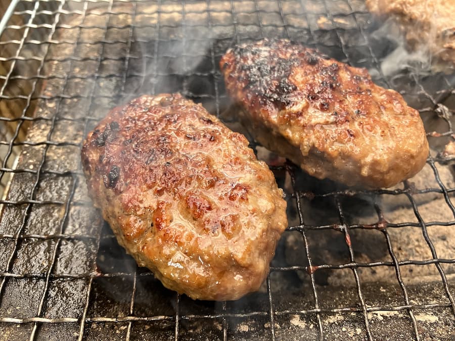 肉の石川：炭火焼ハンバーグ３