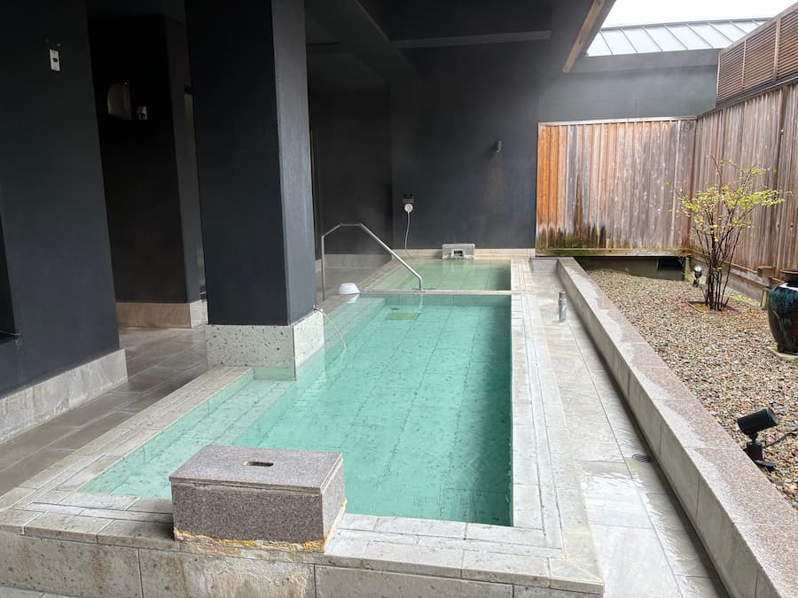 草津ホテル1913：露天風呂２