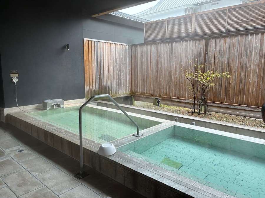 草津ホテル1913：露天風呂