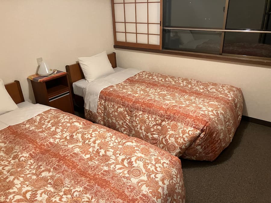 湖畔の温泉宿 蓼科：寝室１