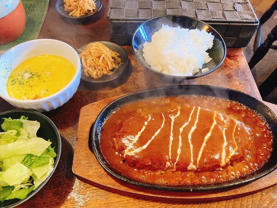 民芸レストラン盛よし：ジャンボハンバーグセット