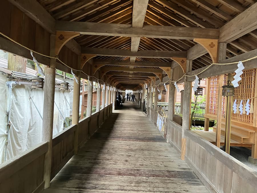 大宮神社：長い廊下