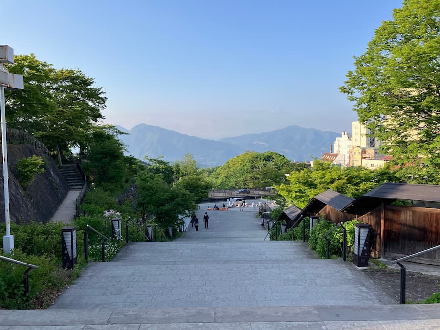 長野旅行2026_365段の階段の入り口の景色