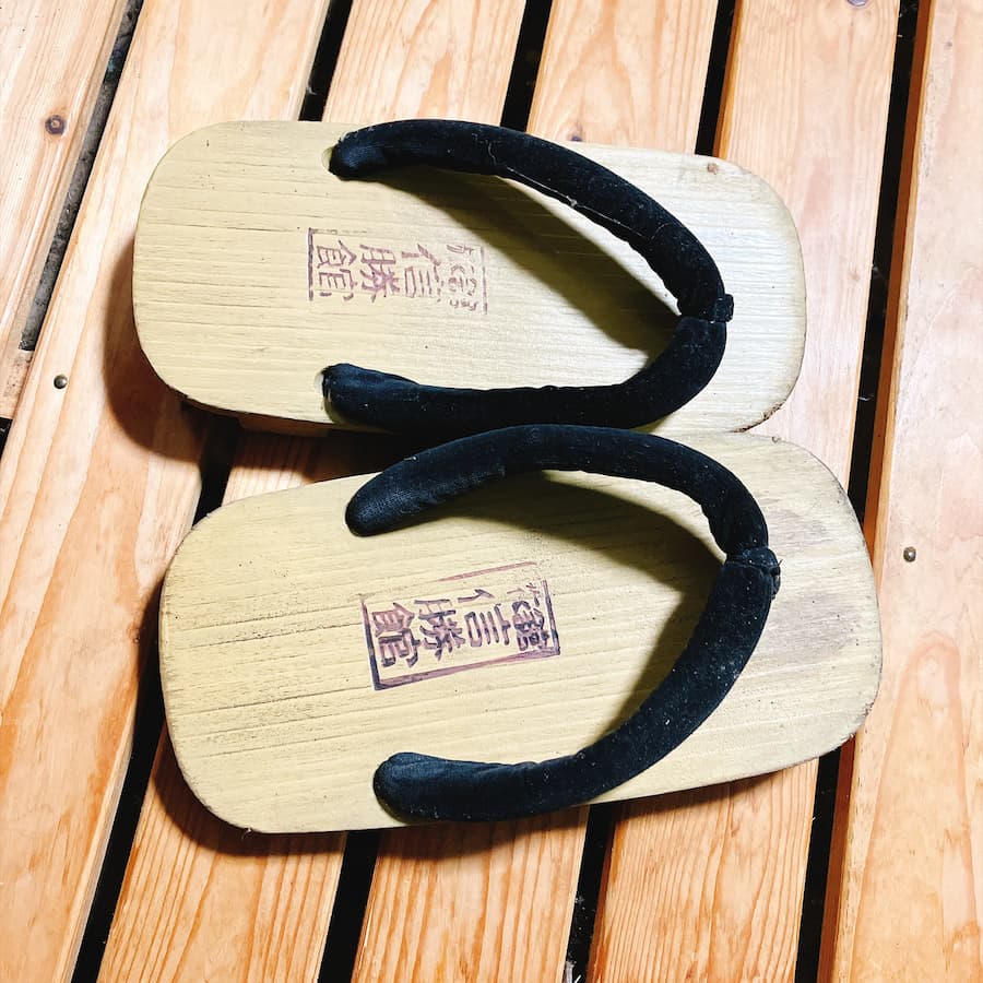 信勝館 下駄